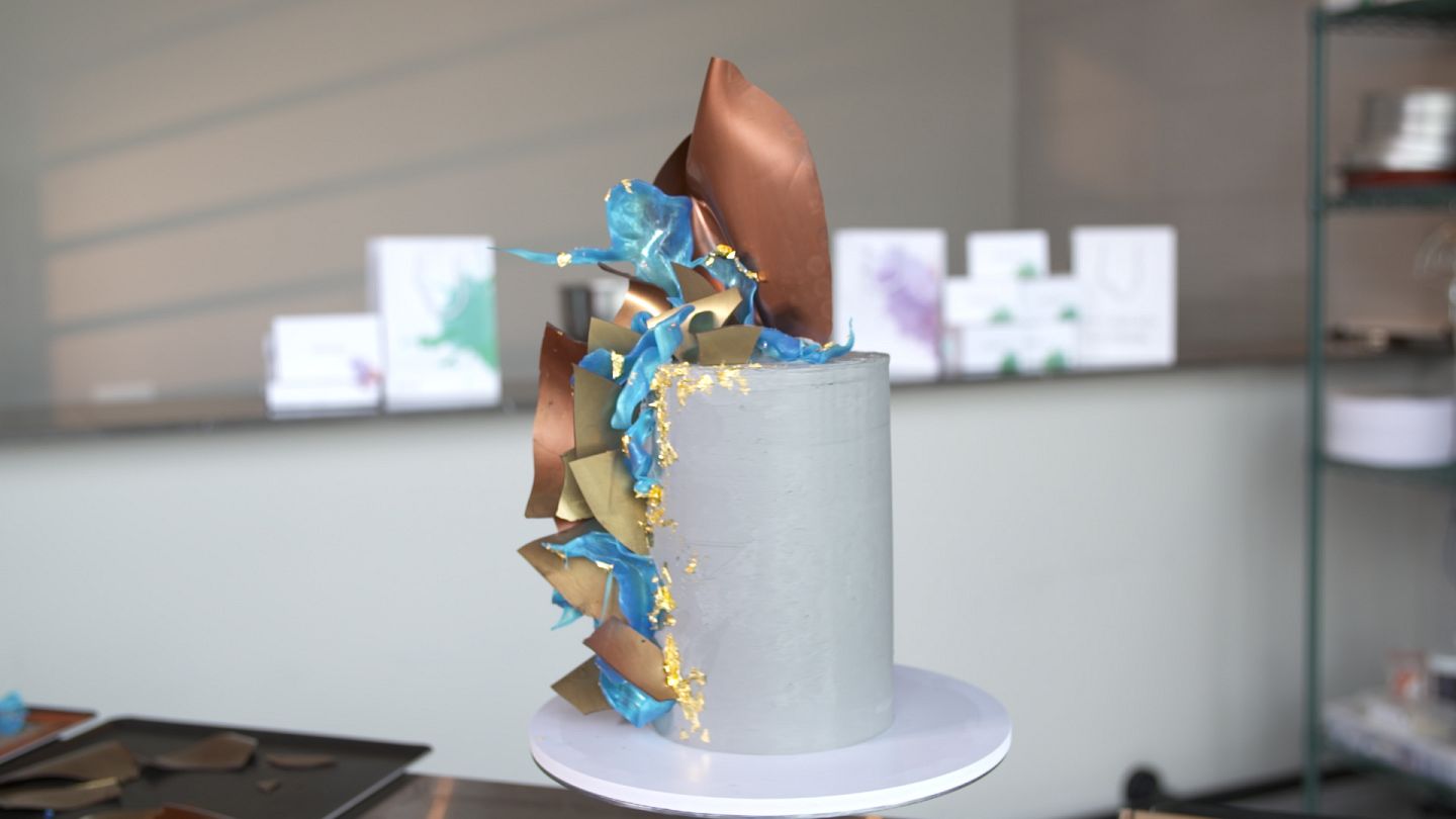 Honey & Nut Fault Line Cake – EL&N London - UAE