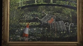 El "Monet contaminado" de Banksy es subastado por más de 8 millones de euros