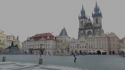 Pillanatfelvétel a kihalt prágai belvárosról