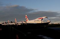 طائرات من طراز بوينغ 747-400 التابعة للخطوط الجوية البريطانية، في مطار كوتسوورلد في كيمبل بالمملكة المتحدة.