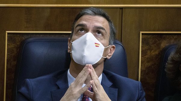 Pedro Sánchez mira al techo del Congreso durante la moción de censura Pedro Sánchez mira al techo del Congreso durante la moción de censura