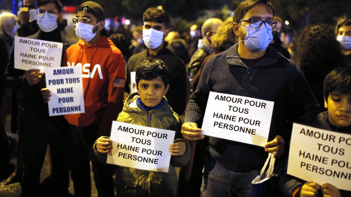 La Francia contro il radicalismo islamico: la reazione dopo l'assassinio del professore 