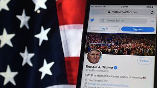 حساب تويتر للرئيس الأمريكي دونالد ترامب على هاتف محمول، أرلينغتون، فيرجينيا، الولايات المتحدة، 10 أغسطس 2020