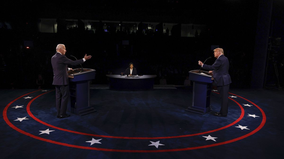 دونالد ترامب وجو بايدن يشاركان في المناظرة الرئاسية الختامية في جامعة بلمونت من ولاية تينيسسي. 2020/10/22