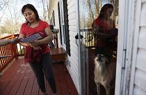 Eine US-Amerikanerin mit mexikanischen Wurzeln in einem Trailer-Park in Burlington, North Carolina