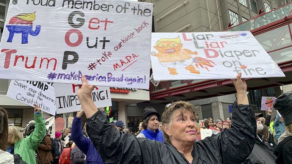 Lora Torgerson, républicaine, manifeste contre Donald Trump : "Je suis membre du GOP et n'ai jamais eu aussi honte de notre parti. Je n'ai pas voté pour lui", le 11/10/2019 Lora Torgerson, républicaine, manifeste contre Donald Trump : "Je suis membre du GOP et n'ai jamais eu aussi honte de notre parti. Je n'ai pas voté pour lui", le 11/10/2019