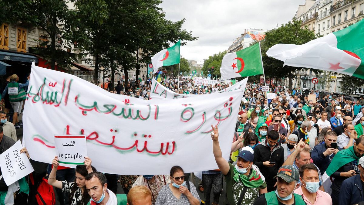  مظاهرة المغتربين الجزائريين في باريس لدعم حركة الاحتجاج الرئيسية في الجزائر،  5 يوليو / تموز 2020