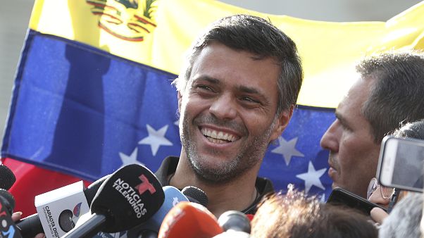 Fuga dal Venezuela: l'oppositore Leopoldo López lascia il Paese Fuga dal Venezuela: l'oppositore Leopoldo López lascia il Paese