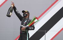 Portekiz Grand Prix'sini kazanan Hamilton, F1 tarihine geçti.