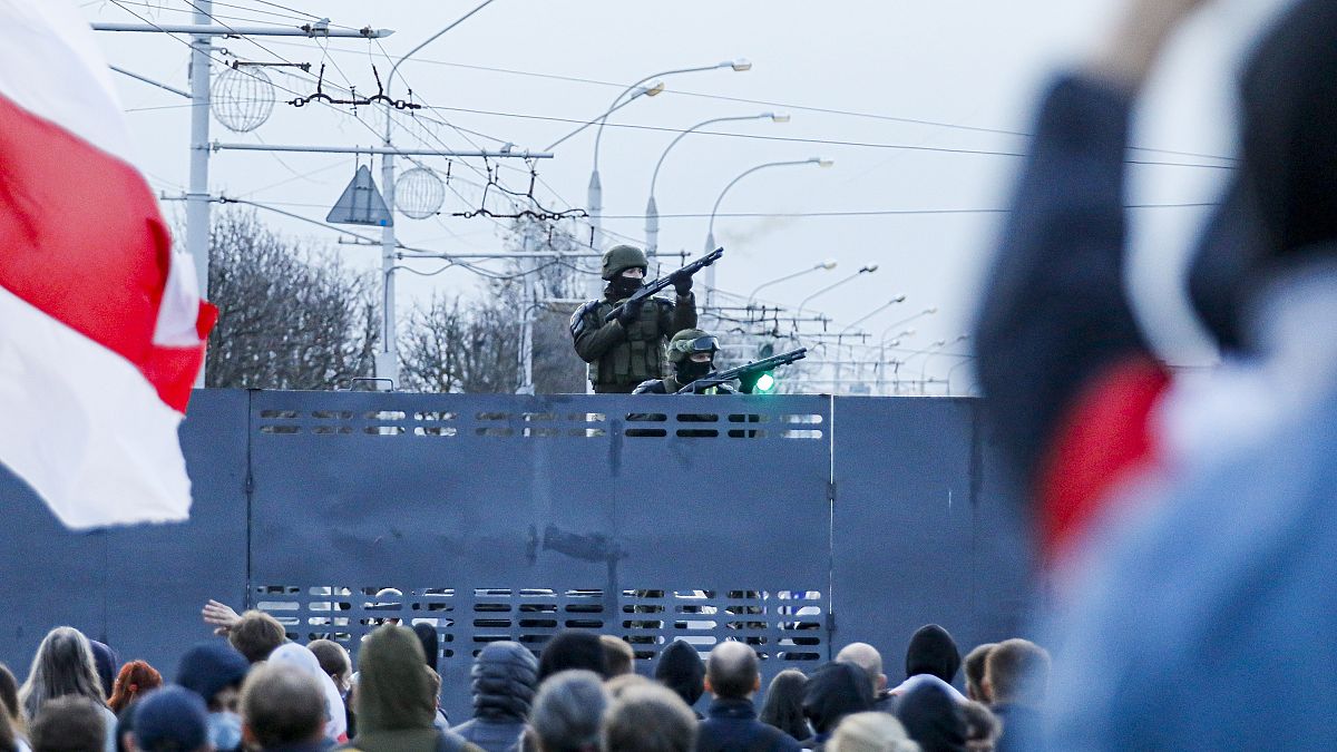 Opponents of Belarusian President Lukashenko demonstrate in MInsk