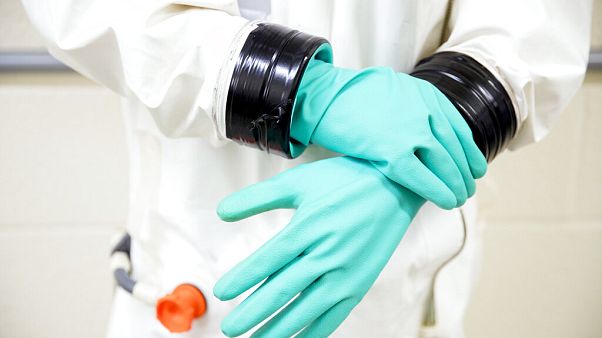 Medizinische Schutzausrüstung für den Umgang mit viralen Infektionen, 19.03.2020 Medizinische Schutzausrüstung für den Umgang mit viralen Infektionen, 19.03.2020