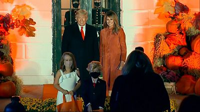 ویدئو؛ رئیس‌جمهوری آمریکا با «ترامپ کوچک» در جشن هالووین کاخ سفید