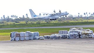 Avião do Programa Alimentar Mundial levanta voo no Aeroporto Internacional da Beira, Moçambique