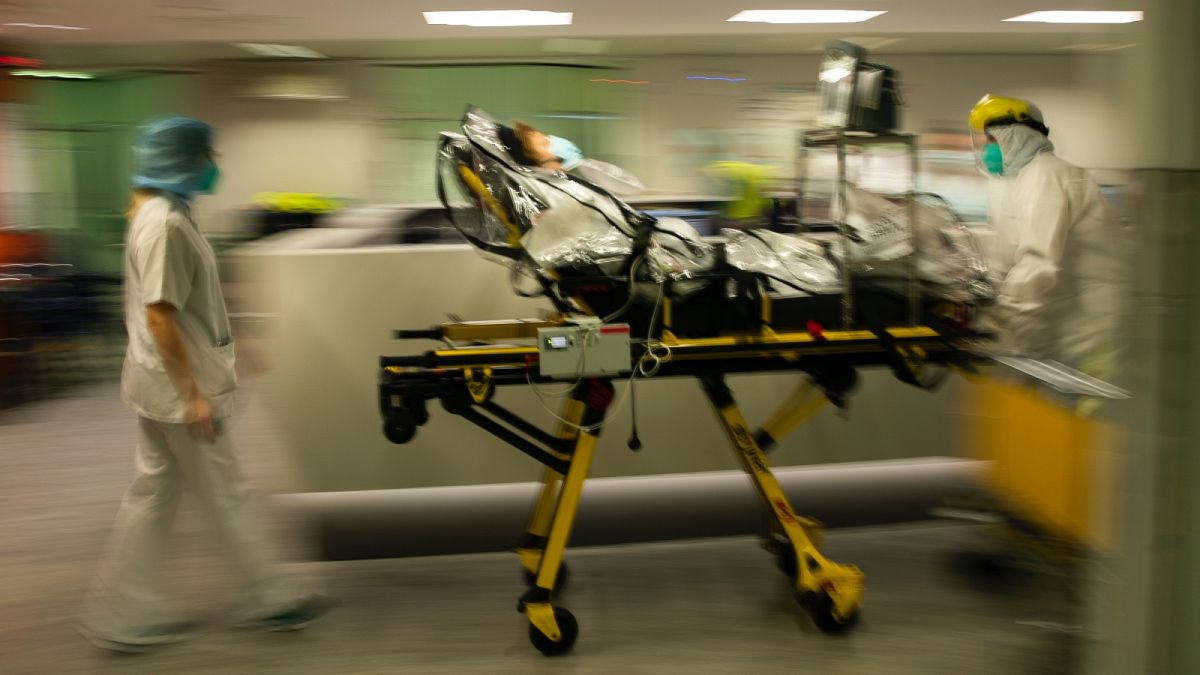 Betegek átszállítása a liège-i kórházból