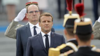 الرئيس الفرنسي إيمانويل ماكرون ورئيس الوزراء الفرنسي جان كاستكس