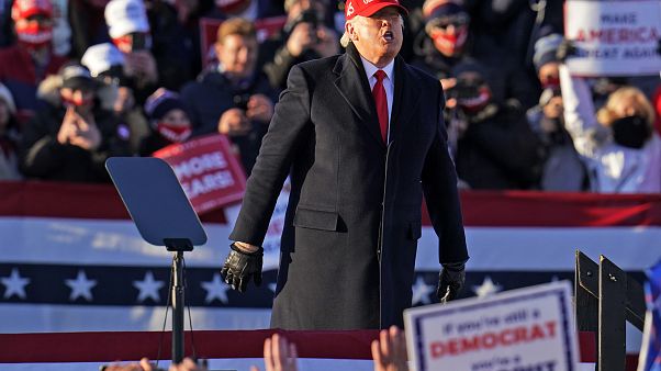 Donald Trump lors d'un meeting de campagne à Avocat, Pennsylvanie, le 2 novembre 2020, États-Unis Donald Trump lors d'un meeting de campagne à Avocat, Pennsylvanie, le 2 novembre 2020, États-Unis