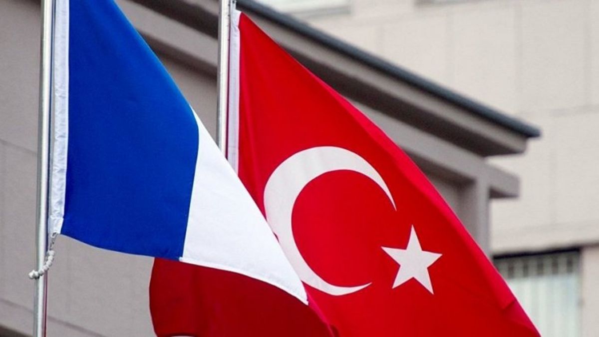 Türkiye ve Fransa bayrakları