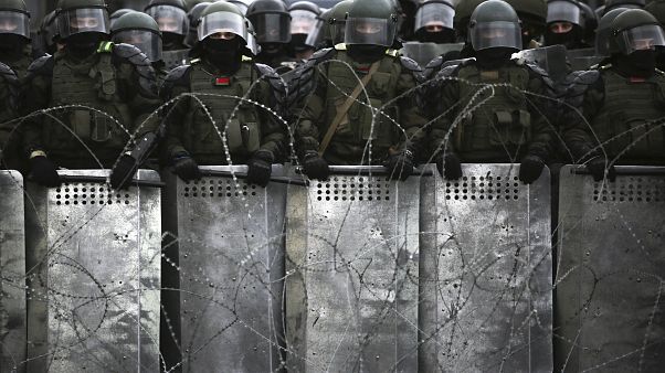 Белорусский ОМОН на митинге оппозиции. Белорусский ОМОН на митинге оппозиции.