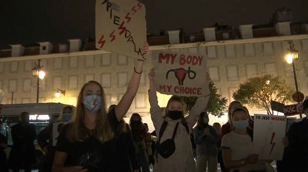 Egész Európa tiltakozik a lengyel abortusztörvény szigorítása ellen Egész Európa tiltakozik a lengyel abortusztörvény szigorítása ellen