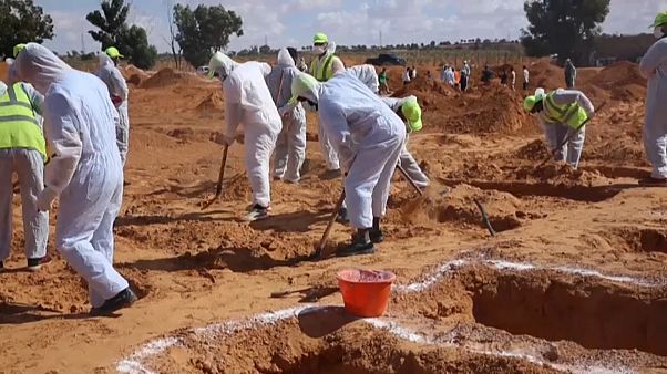 اكتشاف مقبرة جماعية اكتشاف مقبرة جماعية
