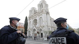 أفراد للشرطة أمام كنيسة نيس