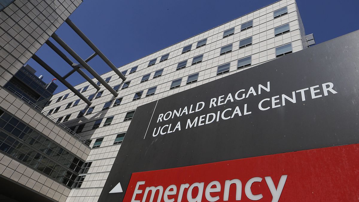 صورة من الأرشيف- مبنى مركز رونالد ريغان الطبي بجامعة كاليفورنيا في لوس أنجلوس.