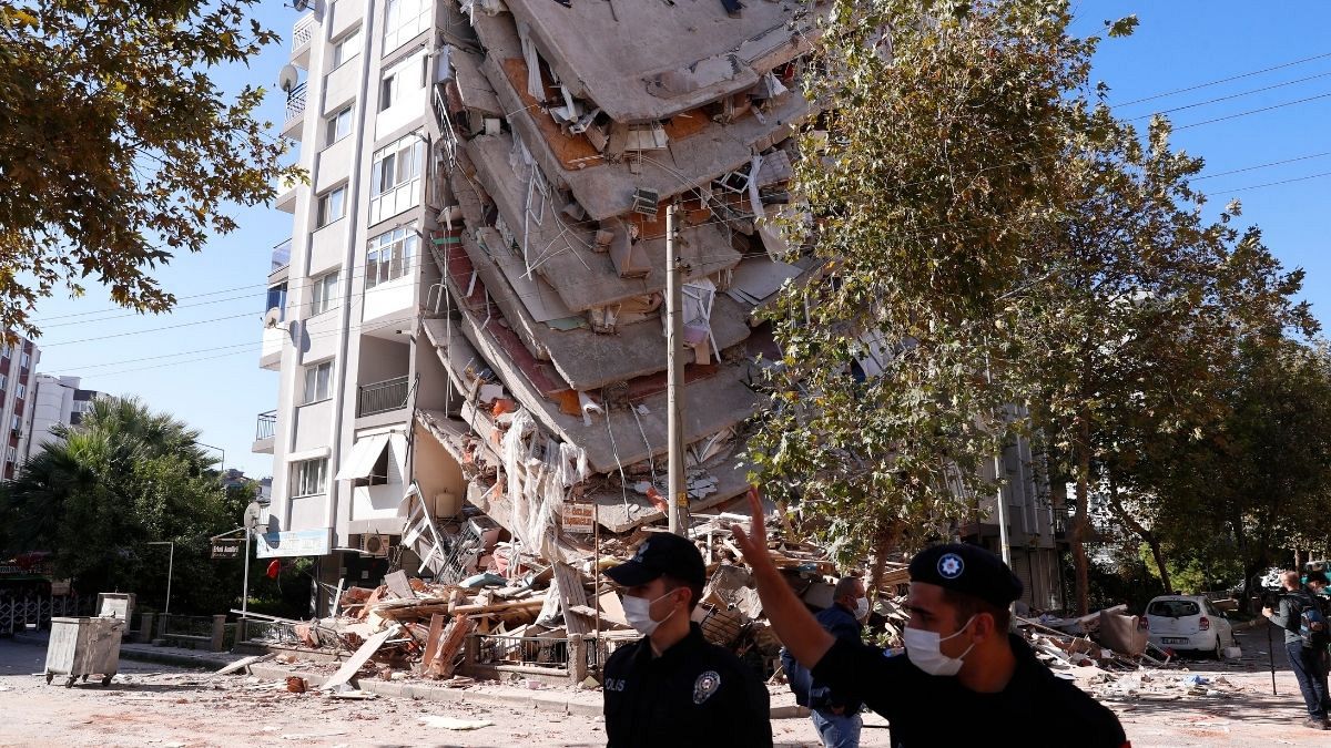 خسارت زلزله در شهر ازمیر ترکیه