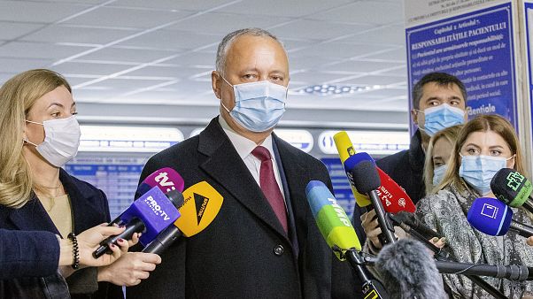 В Молдове прошел первый тур президентских выборов.