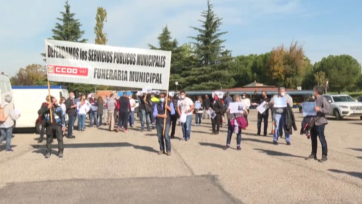 Protesta de empleados de la funeraria municipal de Madrid
