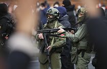 Belarus'un başkenti Minsk'te güvenlik güçleri, hükümet karşıtı protestoculara müdahale etti