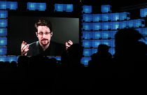 Snowden während der fernbildlichen Teilnahme an einer Veranstaltung im November 2019
