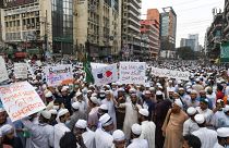شاهد: مظاهرات حاشدة في بنغلادش وإندونيسيا احتجاجا على الرسومات المسيئة للنبي محمد