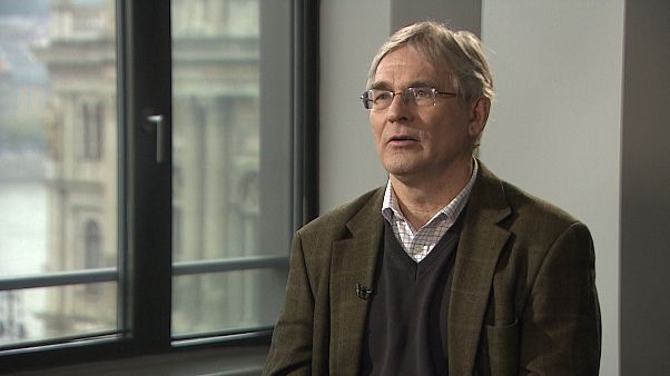 Magyarics Tamás egyetemi tanár az Euronews stúdiójában Magyarics Tamás egyetemi tanár az Euronews stúdiójában