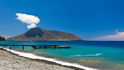 There are seven volcanic islands in the Aeolian chain.