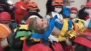 91 Stunden nach dem Beben: 3-jähriges Mädchen in Izmir lebend geborgen