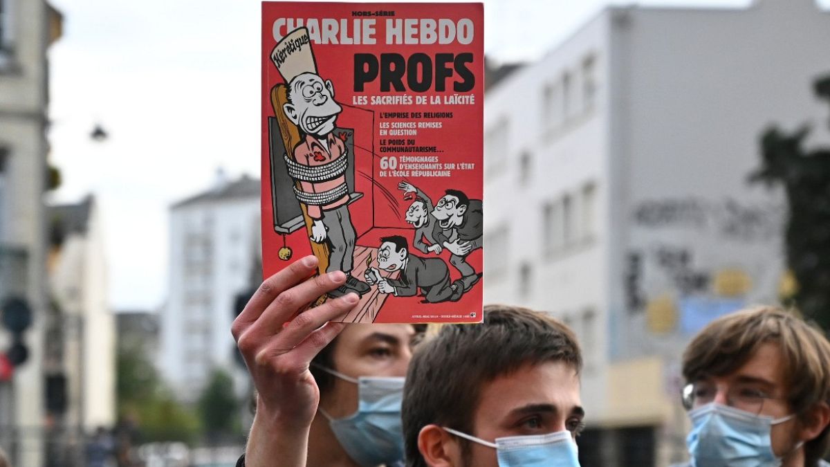 Charlie Hebdo dergisine Avrupa'daki bazı vatandaşlar destek olurken, İslam ülkelerinde büyük tepki vardı.