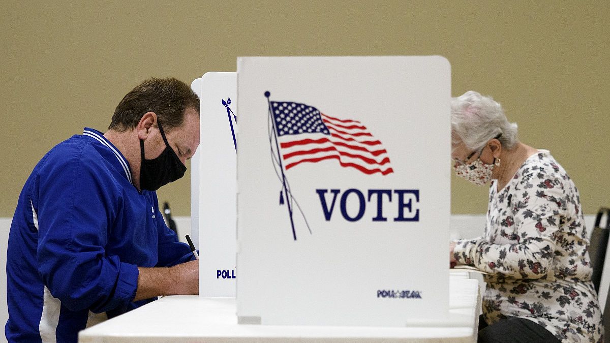 Des Américains votent le mardi 3 novembre 2020 à Chattanooga, Tennesse, États-Unis