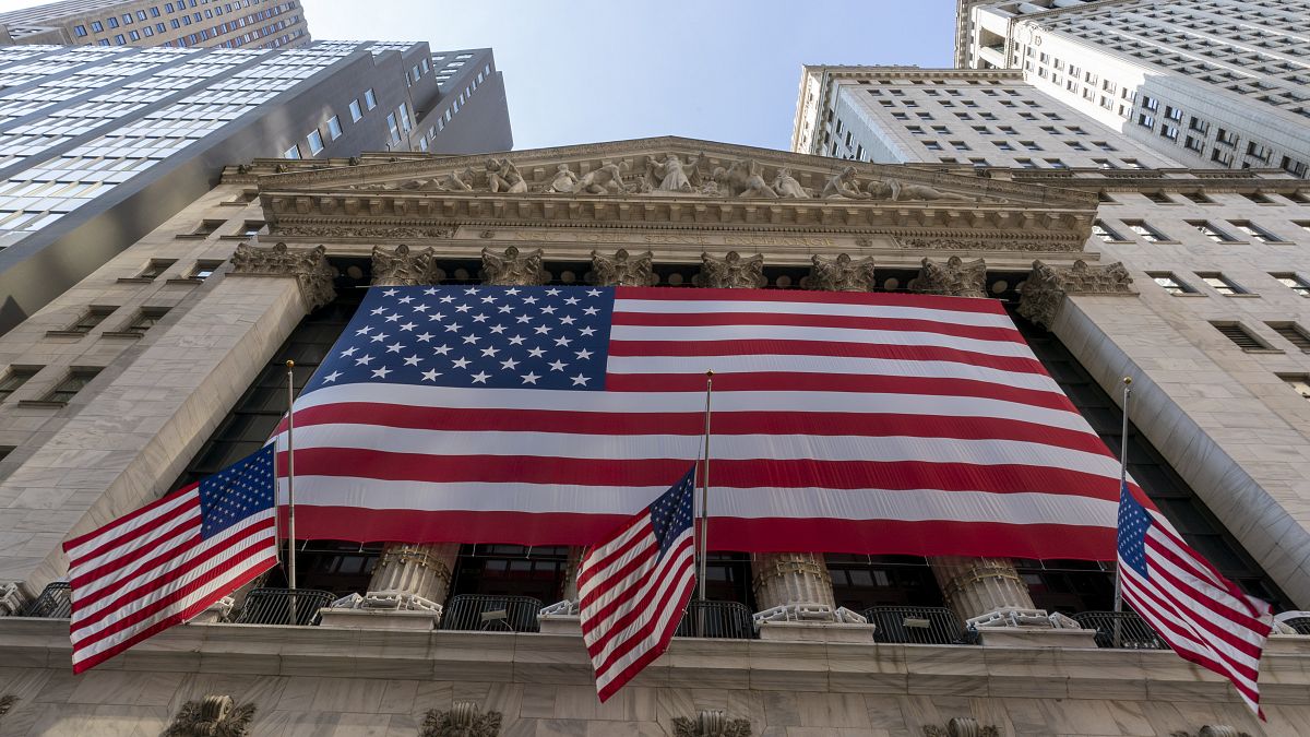 EUA: Wall Street abriu em alta apesar da incerteza política