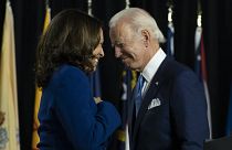 En esta foto de archivo del 12 de agosto de 2020, el candidato presidencial demócrata, el exvicepresidente Joe Biden, y su compañera de fórmula, la senadora Kamala Harris.