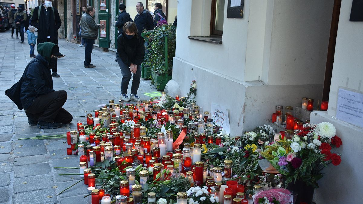 Viyana'daki saldırıda ölenler anıldı