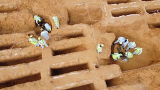 Seventeen bodies found in new Libya mass graves