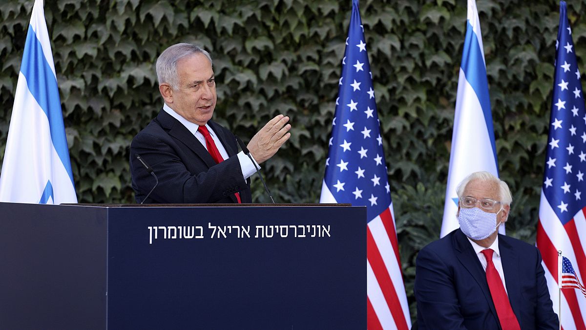 رئيس الوزراء الإسرائيلي بنيامين نتنياهو والسفير الأمريكي لدى إسرائيل ديفيد فريدمان