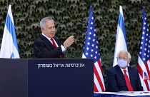 رئيس الوزراء الإسرائيلي بنيامين نتنياهو والسفير الأمريكي لدى إسرائيل ديفيد فريدمان