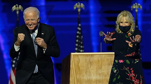 Joe Biden és felesége, Jill, megköszöni a támogatást Wilmingtonban, az eredményhirdetés után Joe Biden és felesége, Jill, megköszöni a támogatást Wilmingtonban, az eredményhirdetés után