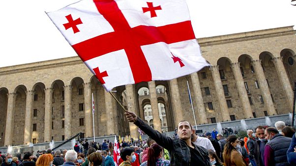Georgien: Opposition protestiert gegen angeblichen Wahlbetrug Georgien: Opposition protestiert gegen angeblichen Wahlbetrug