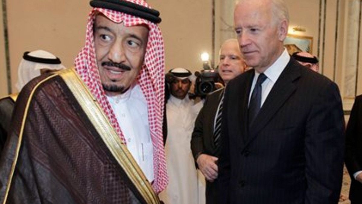 Suudi Arabistan Prensi Selman bin Abdülaziz (solda) ve ABD'nin seçilmiş yeni Başkanı Joe Biden (sağda)
