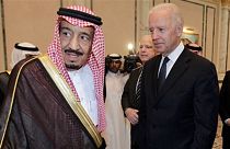 Suudi Arabistan Prensi Selman bin Abdülaziz (solda) ve ABD'nin seçilmiş yeni Başkanı Joe Biden (sağda)