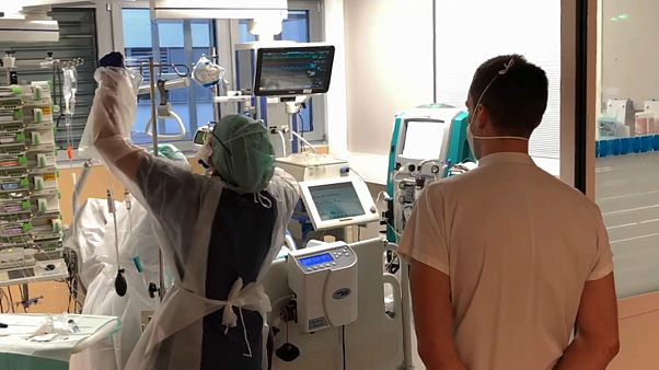 Auf französischen Intensivstationen wird es eng Auf französischen Intensivstationen wird es eng