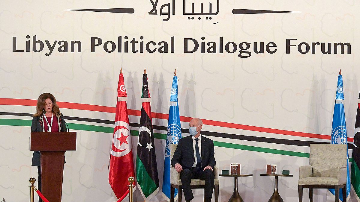 BM temsilcisi Stephanie Williams, Tunus'taki Libya Siyasi Diyalog Forumu'nun açılışında konuştu