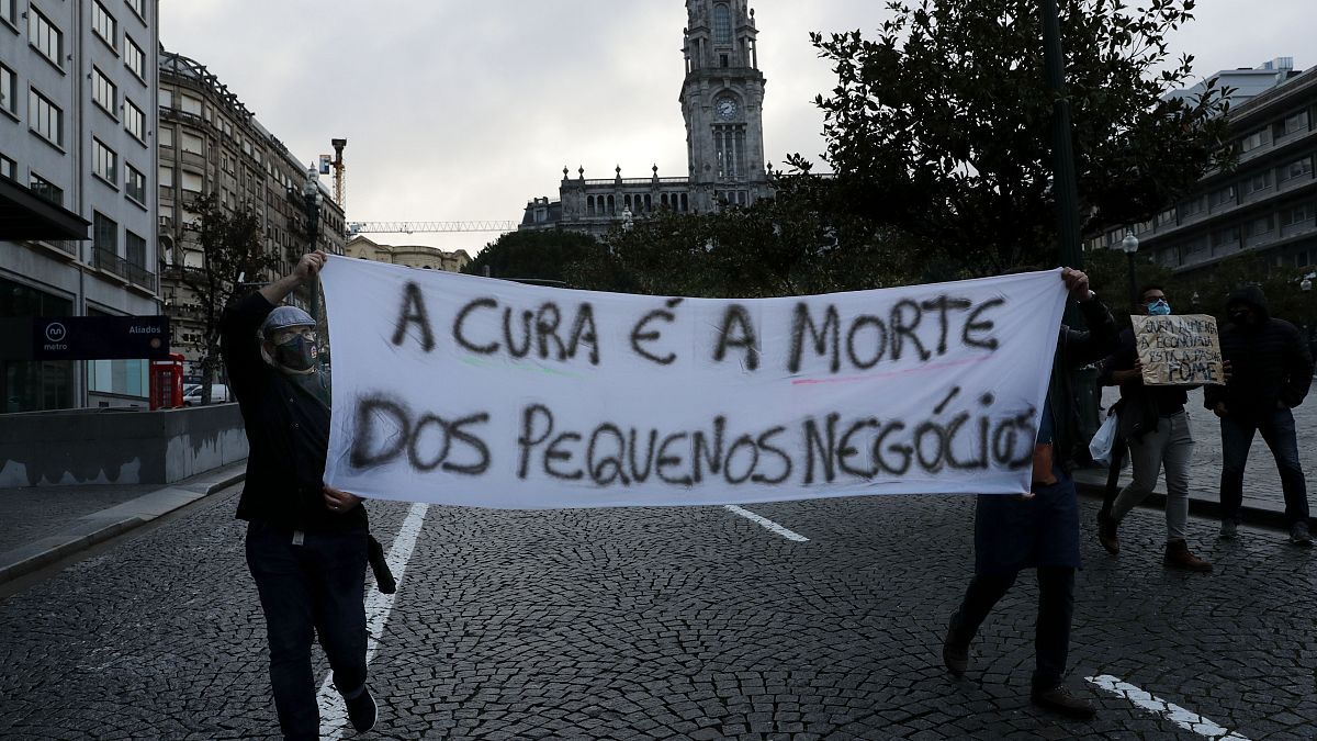 Empresários do Porto protestam contra as novas restrições sanitárias em Portugal